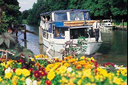 French Brothers Boats Maidenhead Evening Dinner Dance Cruise