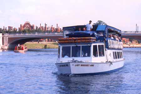 boat trips runnymede to hampton court