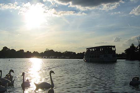 French Brothers Boats Runnymede Sing-a-long Supper Cruise Image 3